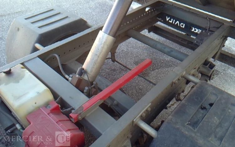 IVECO 35-130  BENNE SIMPLE CABINE COFFRE  EF-459-FE