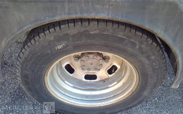 IVECO 35-130  BENNE SIMPLE CABINE COFFRE  EF-646-FV