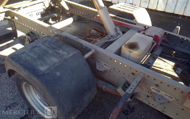 IVECO 35-130  BENNE SIMPLE CABINE COFFRE  EF-646-FV