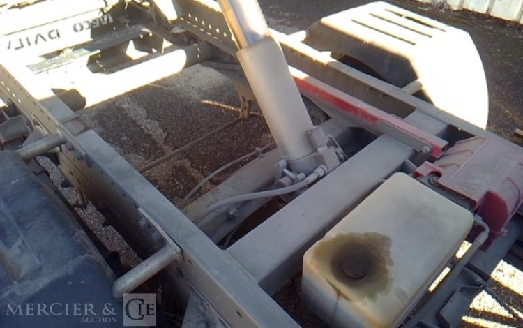 IVECO 35-130  BENNE SIMPLE CABINE COFFRE  EF-646-FV