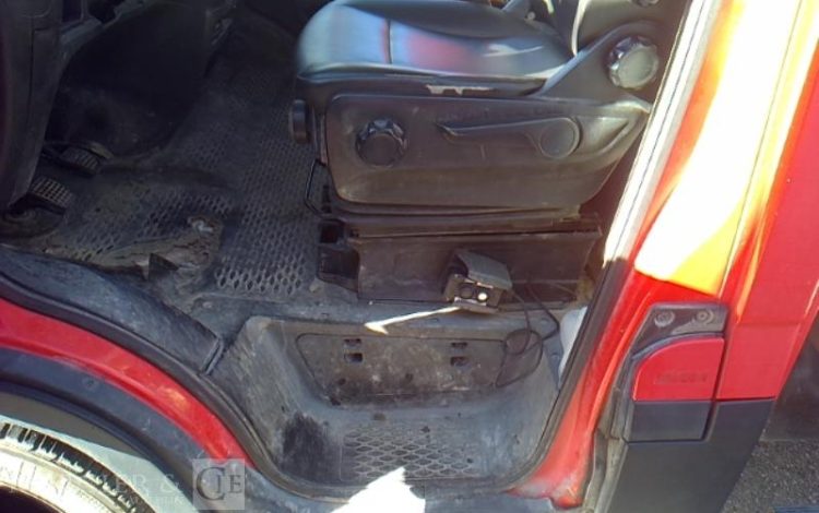 IVECO 35-130  BENNE SIMPLE CABINE COFFRE  EF-646-FV