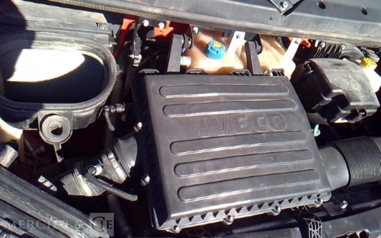 IVECO 35-130  BENNE SIMPLE CABINE COFFRE  EF-646-FV