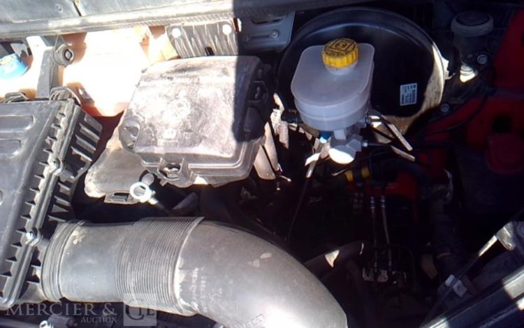 IVECO 35-130  BENNE SIMPLE CABINE COFFRE  EF-646-FV