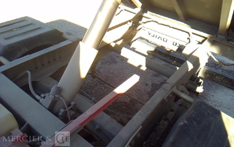 IVECO 35-130  BENNE SIMPLE CABINE COFFRE  EF-646-FV