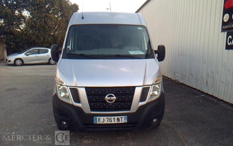 NISSAN NV400 GRIS EJ-761-NT