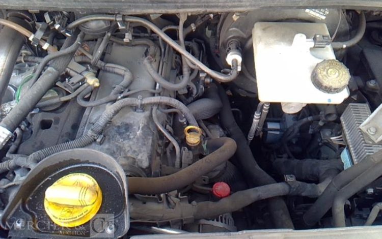 NISSAN NV400 GRIS EJ-761-NT