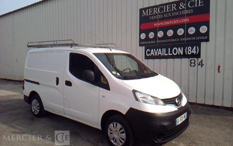 NISSAN NV200 BLANC EJ-972-MQ