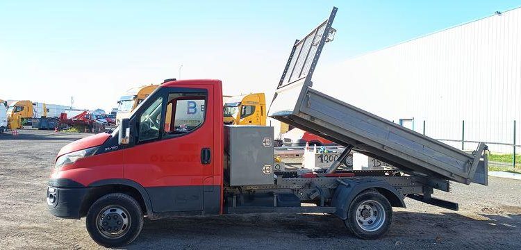 IVECO CAMION BENNE SIMPLE CAB – COFFRE  EN-015-QY