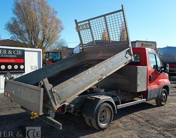 IVECO CAMION BENNE SIMPLE CAB – COFFRE  EN-015-QY