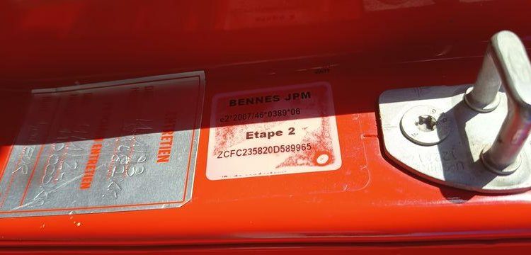 IVECO CAMION BENNE SIMPLE CAB – COFFRE  EN-015-QY