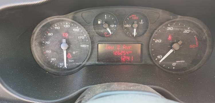 IVECO CAMION BENNE SIMPLE CAB – COFFRE  EN-015-QY