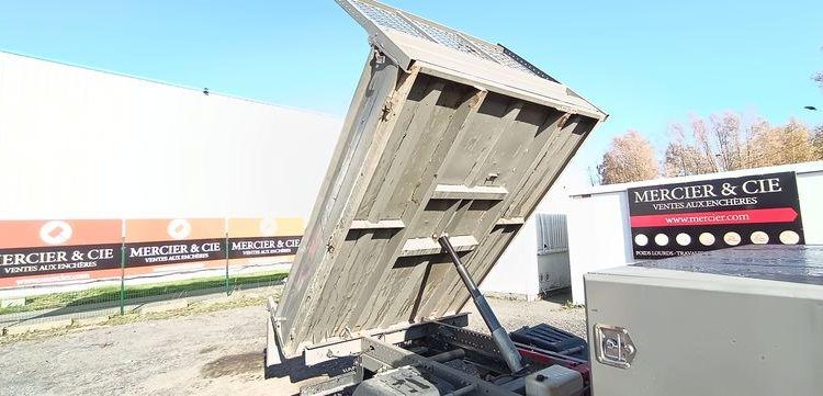 IVECO CAMION BENNE SIMPLE CAB – COFFRE  EN-015-QY