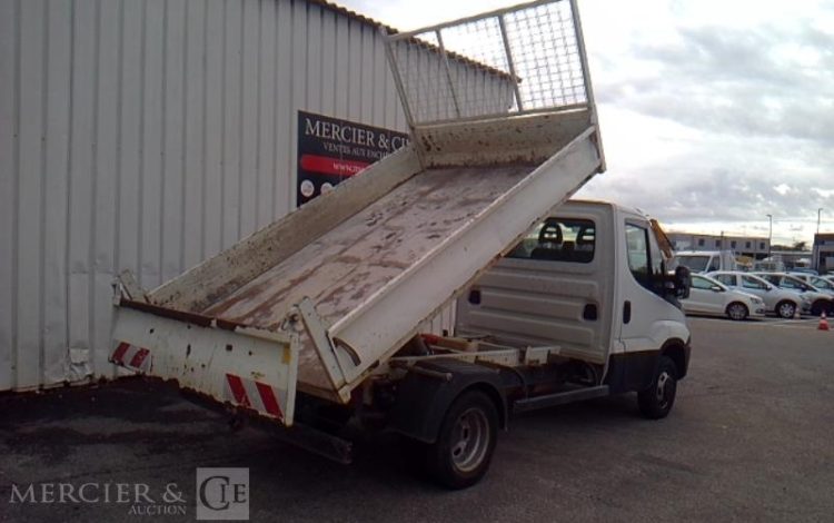IVECO 35C14 – CAMION BENNE SIMPLE CABINE COFFRE  EN-307-GP