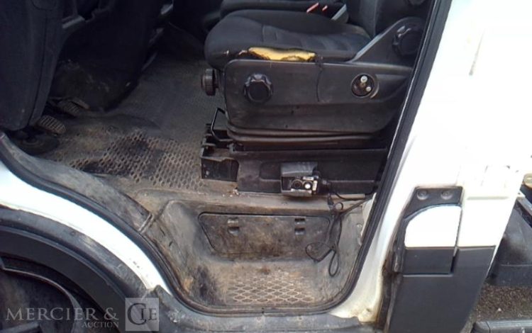 IVECO 35C14 – CAMION BENNE SIMPLE CABINE COFFRE  EN-307-GP