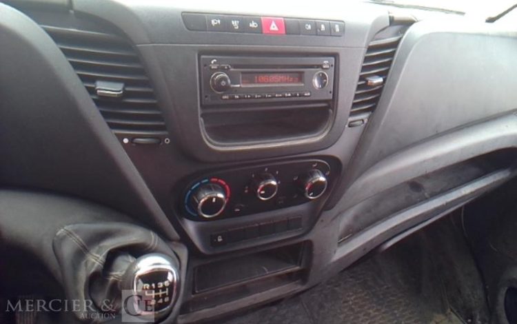 IVECO 35C14 – CAMION BENNE SIMPLE CABINE COFFRE  EN-307-GP