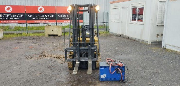 CATERPILLAR CHARIOT ELEVATEUR ELECTRIQUE EP15KRT CAPACITE 1,5 T – HAUTEUR DE LEVEE 4,31M  EP15KRT
