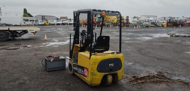 CATERPILLAR CHARIOT ELEVATEUR ELECTRIQUE EP15KRT CAPACITE 1,5 T – HAUTEUR DE LEVEE 4,31M  EP15KRT