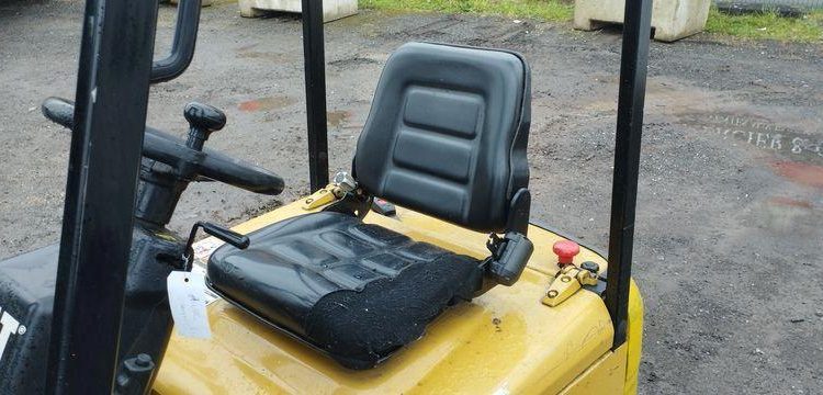 CATERPILLAR CHARIOT ELEVATEUR ELECTRIQUE EP15KRT CAPACITE 1,5 T – HAUTEUR DE LEVEE 4,31M  EP15KRT