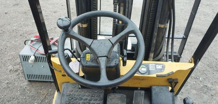 CATERPILLAR CHARIOT ELEVATEUR ELECTRIQUE EP15KRT CAPACITE 1,5 T – HAUTEUR DE LEVEE 4,31M  EP15KRT