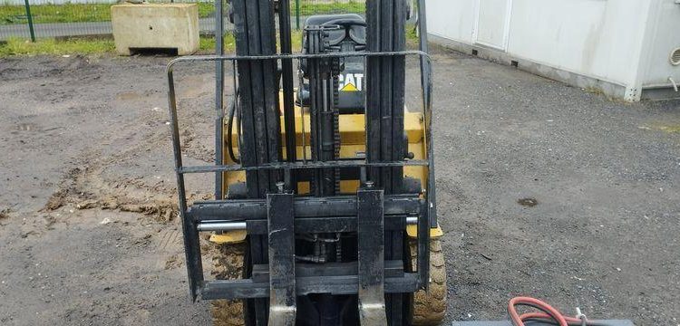 CATERPILLAR CHARIOT ELEVATEUR ELECTRIQUE EP15KRT CAPACITE 1,5 T – HAUTEUR DE LEVEE 4,31M  EP15KRT