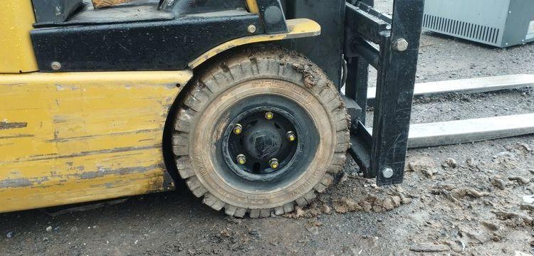 CATERPILLAR CHARIOT ELEVATEUR ELECTRIQUE EP15KRT CAPACITE 1,5 T – HAUTEUR DE LEVEE 4,31M  EP15KRT