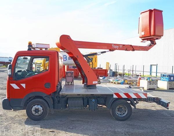 NISSAN NT400- NACELLE