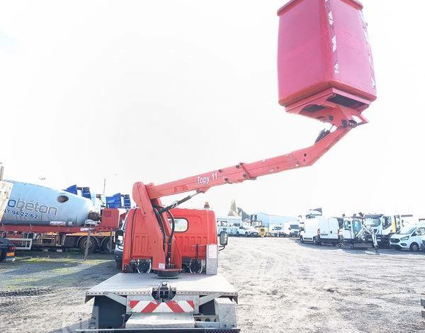 NISSAN NT400- NACELLE