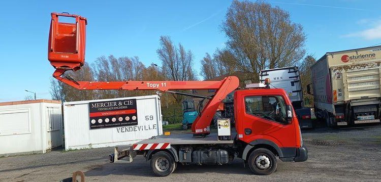 NISSAN NT400- NACELLE