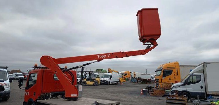 NISSAN NT400- NACELLE