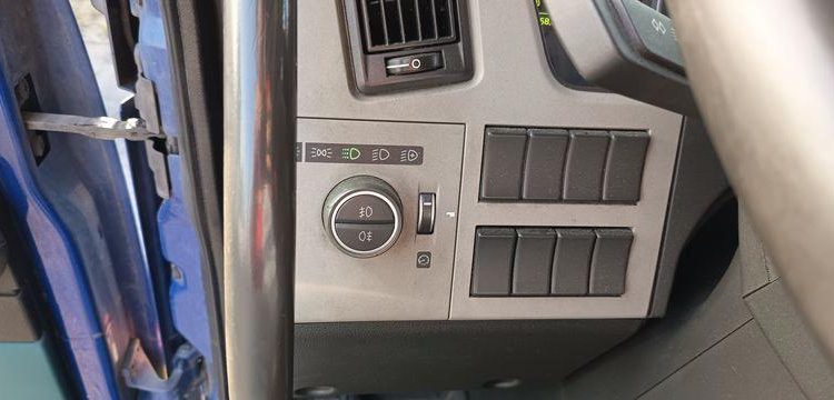 VOLVO VOLVO FM 420 PORTE VOITURE AVEC REMORQUE GA-135-PZ BLEU ER-150-LV