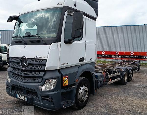MERCEDES PORTEUR ACTROS 2543 PORTE CONTAINER AVEC REMORQUE PORTE CONTAINER BLANC ER-225-TQ