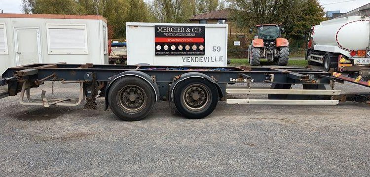 MERCEDES PORTEUR ACTROS 2543 PORTE CONTAINER AVEC REMORQUE PORTE CONTAINER BLANC ER-225-TQ