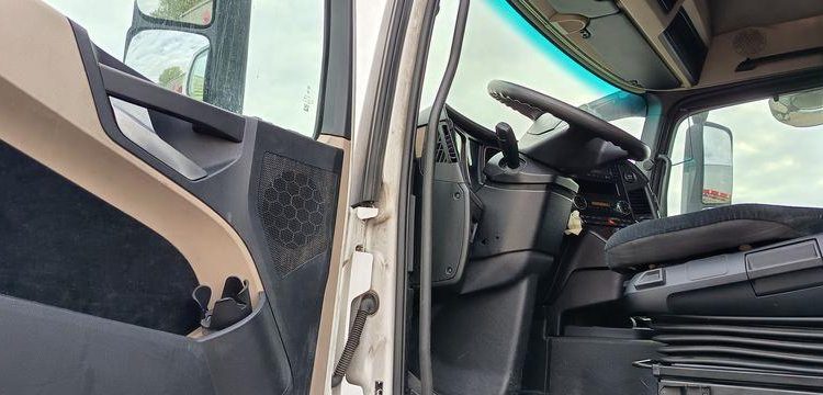 MERCEDES PORTEUR ACTROS 2543 PORTE CONTAINER AVEC REMORQUE PORTE CONTAINER BLANC ER-225-TQ