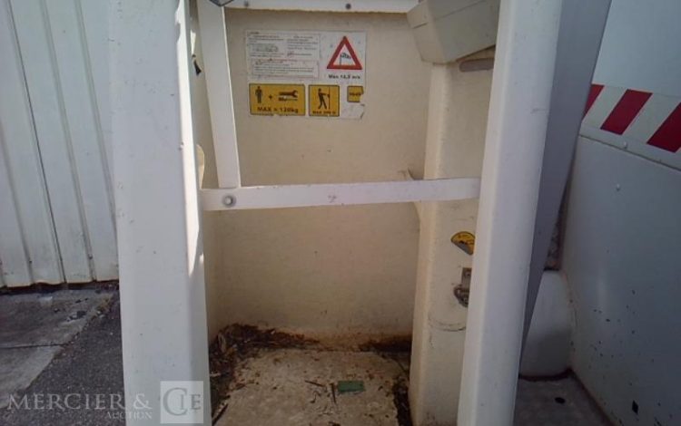 RENAULT MASTER NACELLE SUR VL 12M 1783H BLANC ES-049-CQ