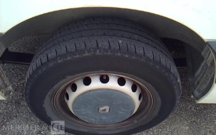 RENAULT MASTER NACELLE SUR VL 12M 1783H BLANC ES-049-CQ