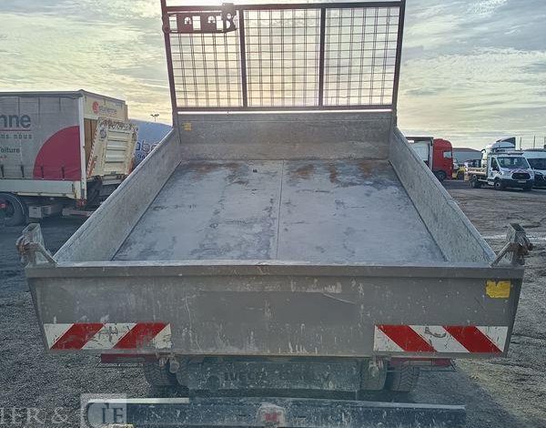 IVECO 35C12  BENNE- SIMPLE CAB – COFFRE  ET-909-FA