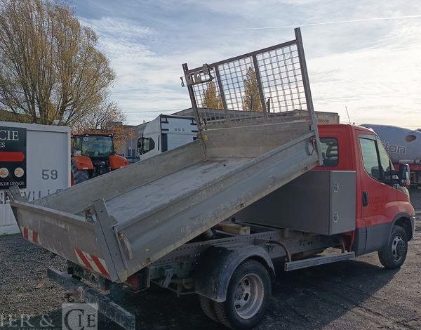 IVECO 35C12  BENNE- SIMPLE CAB – COFFRE  ET-909-FA