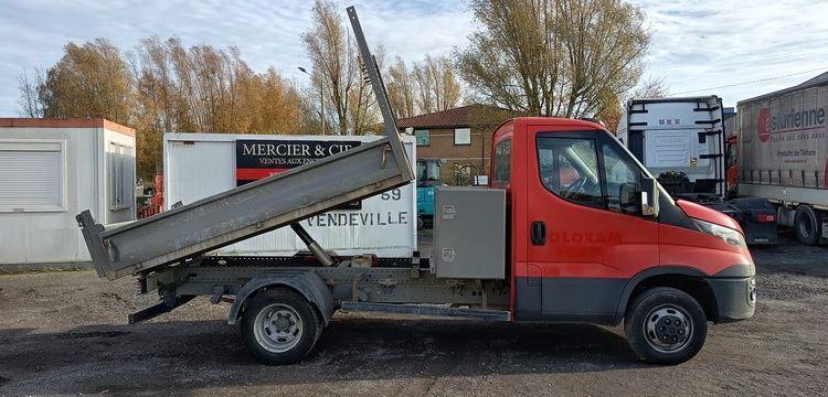 IVECO 35C12  BENNE- SIMPLE CAB – COFFRE  ET-909-FA