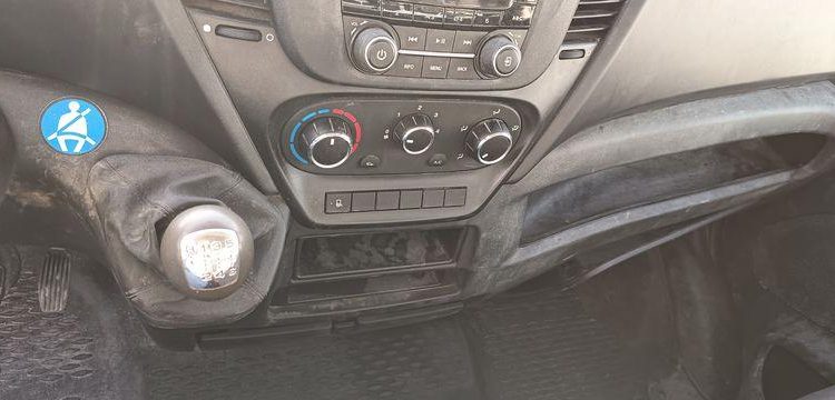 IVECO 35C12  BENNE- SIMPLE CAB – COFFRE  ET-909-FA