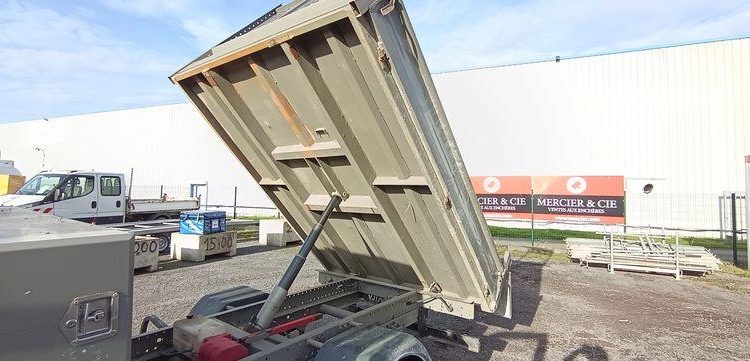 IVECO 35C12  BENNE- SIMPLE CAB – COFFRE  ET-909-FA