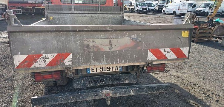 IVECO 35C12  BENNE- SIMPLE CAB – COFFRE  ET-909-FA