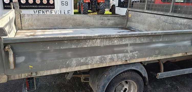 IVECO 35C12  BENNE- SIMPLE CAB – COFFRE  ET-909-FA