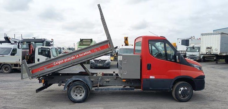 IVECO 35C12 BENNE SIMPLE CABINE COFFRE  EV-958-JS