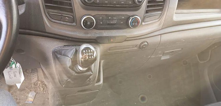 FORD TRANSIT NON ROULANT  EY-402-CW