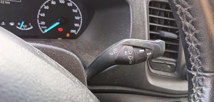 FORD TRANSIT NON ROULANT  EY-402-CW