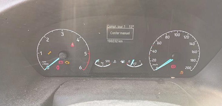 FORD TRANSIT NON ROULANT  EY-402-CW