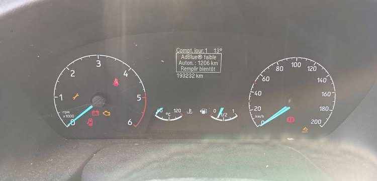 FORD TRANSIT NON ROULANT  EY-402-CW