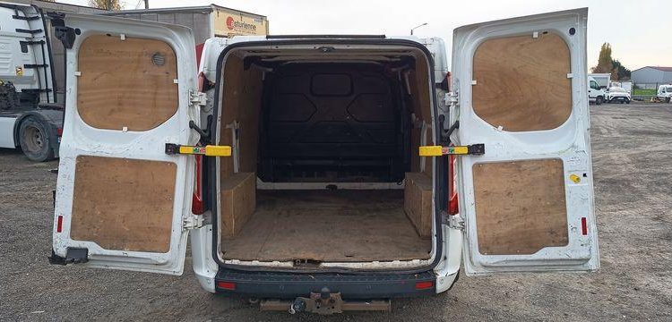 FORD TRANSIT NON ROULANT  EY-402-CW