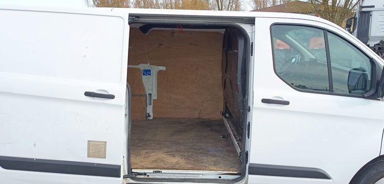 FORD TRANSIT NON ROULANT  EY-402-CW