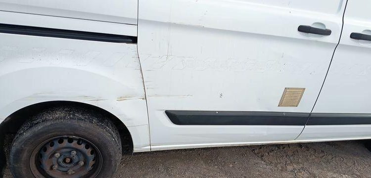 FORD TRANSIT NON ROULANT  EY-402-CW